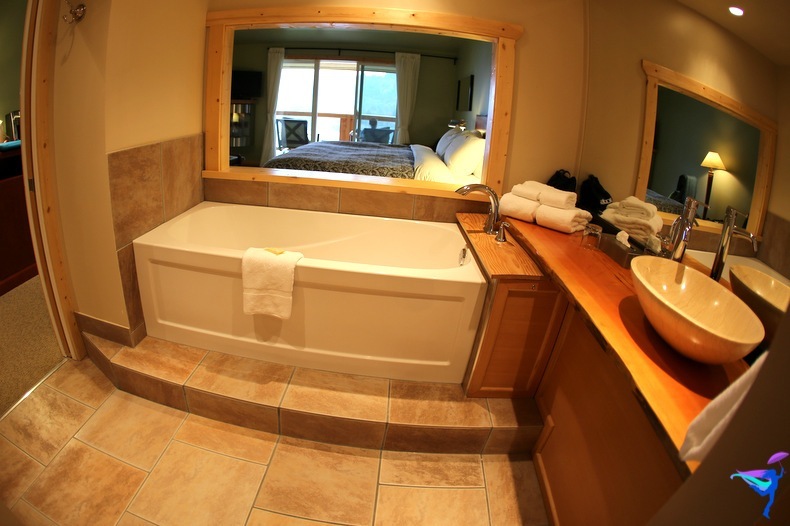 West Coast Wilderness Lodge Vacations Abroad Egmont, British Columbia bathroom