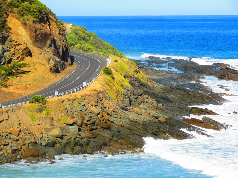 tourist drives australia