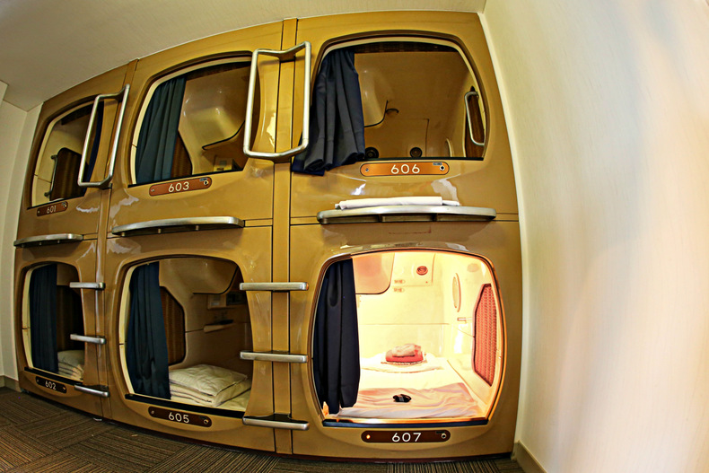 Capsule Hotel Tokyo Japan, Capsule Inn Kinshicho, women, tattoos Japan