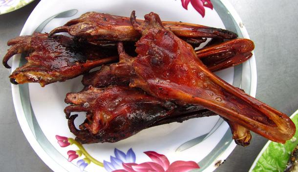 phuket-street-food-guide-the-weirdest-things-you-can-eat